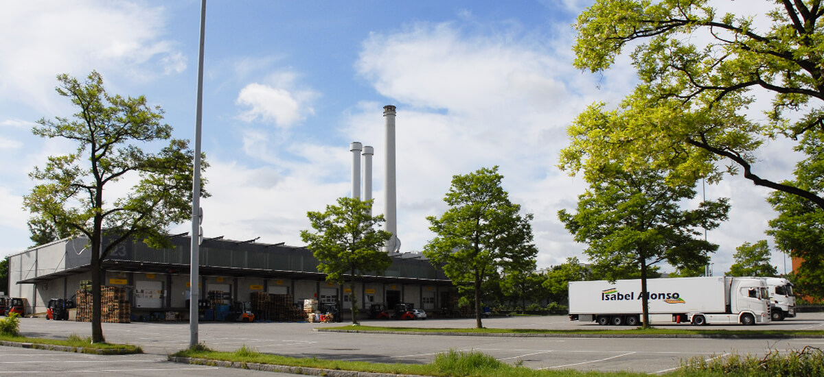 Großmarktgelände Lagerhalle mit Heizkraftwerk Süd, München Großmarktgelände Lagerhalle mit Heizkraftwerk Süd, München